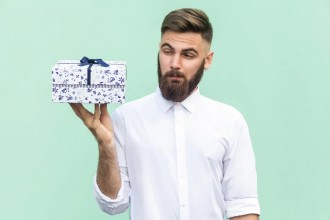 Набор для ухода за бородой в подарок мужчине: как выбрать?