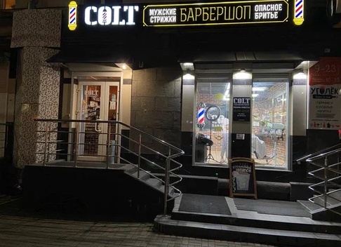 Барбершоп HARDY’S: мужские стрижки и бритье бороды в Санкт-Петербурге